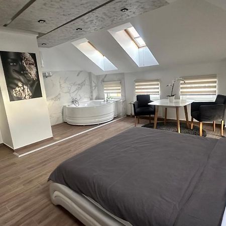 Seti Gorgeous Apartments With Jacuzzi Beograd Bagian luar foto
