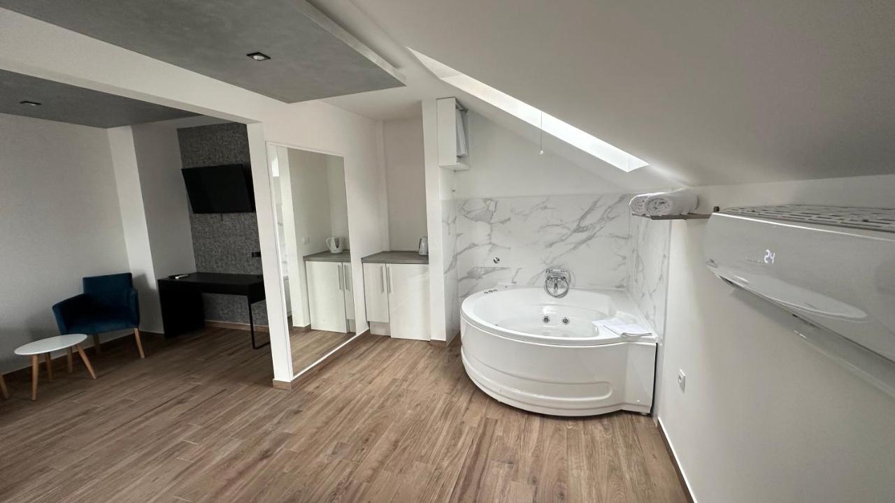 Seti Gorgeous Apartments With Jacuzzi Beograd Bagian luar foto