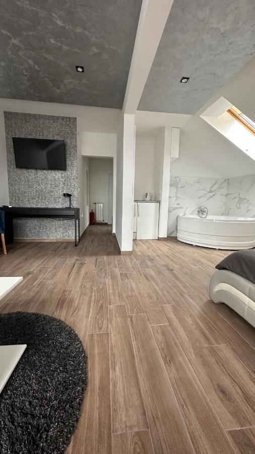 Seti Gorgeous Apartments With Jacuzzi Beograd Bagian luar foto